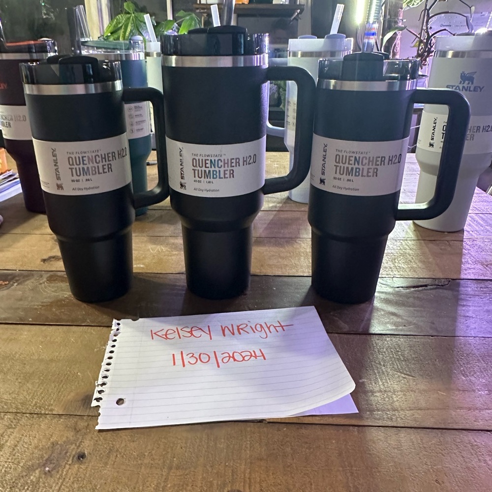 40 oz black Stanley 2.0 UNRELEASED